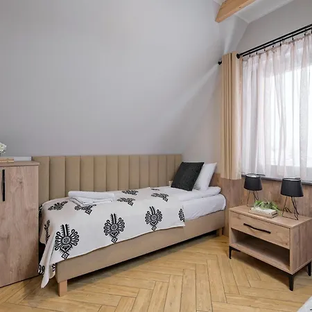 Apartments, Odkryj-bialke