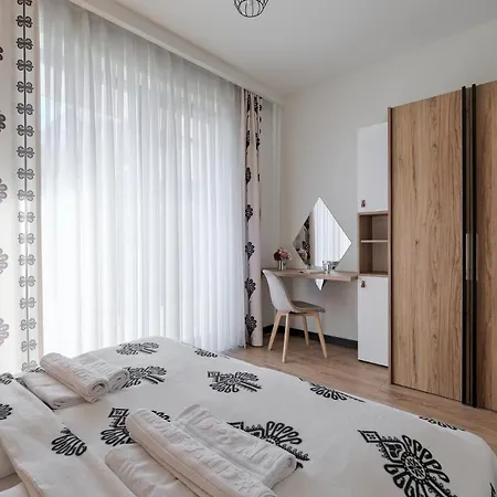 Apartments, Odkryj-bialke *